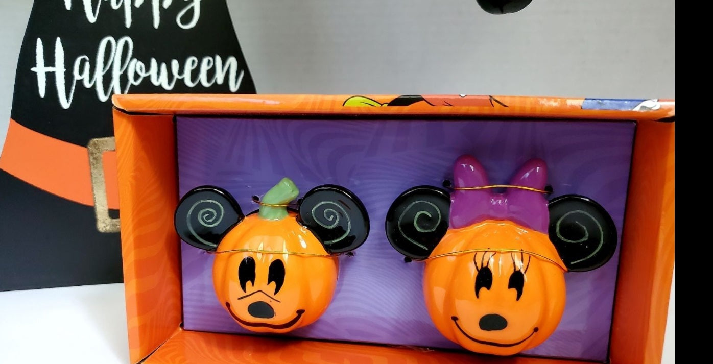 DISNEY Halloween Ceramic Pumpkin Salt & Pepper Shakers - Mickey & Minnie Mouse