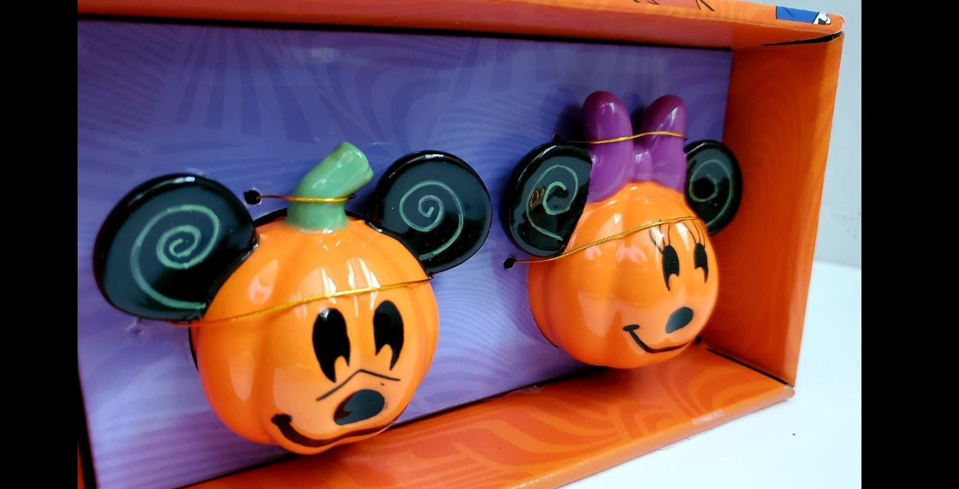 DISNEY Halloween Ceramic Pumpkin Salt & Pepper Shakers - Mickey & Minnie Mouse